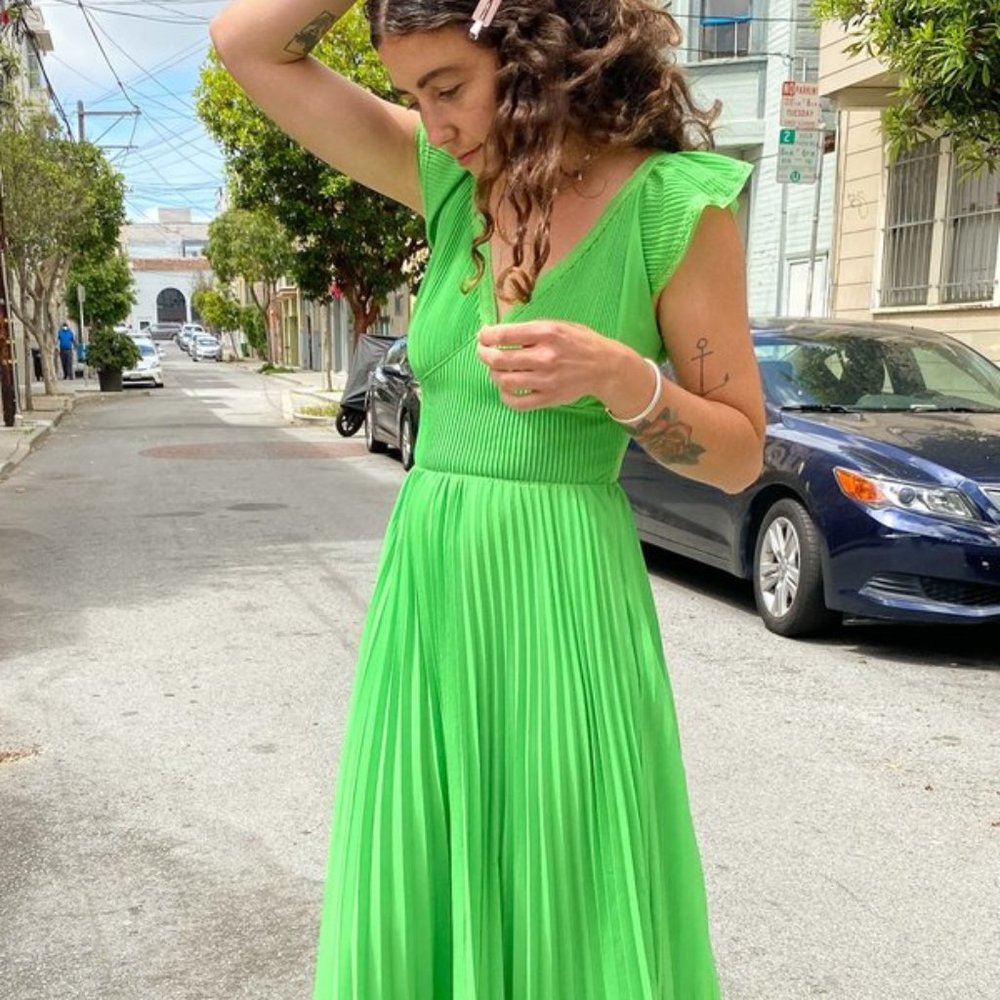 FoxieDox / Lisa Says Gah XS Pleated Green Dress - Like New